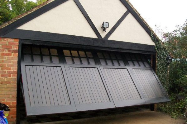 CARDALE TIMBER GARAGE DOOR, WOKING, SURREY