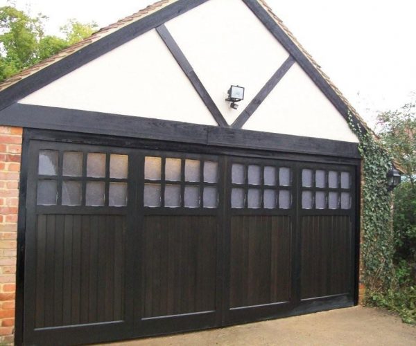 CARDALE TIMBER GARAGE DOOR, WOKING, SURREY 2