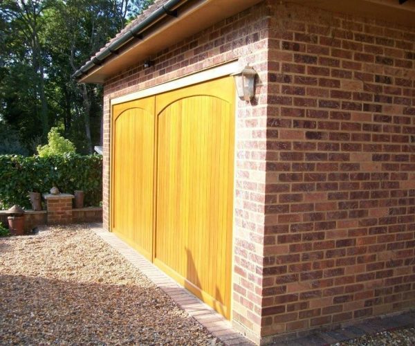 CARDALE TIMBER DOOR, LEATHERHEAD, SURREY 2