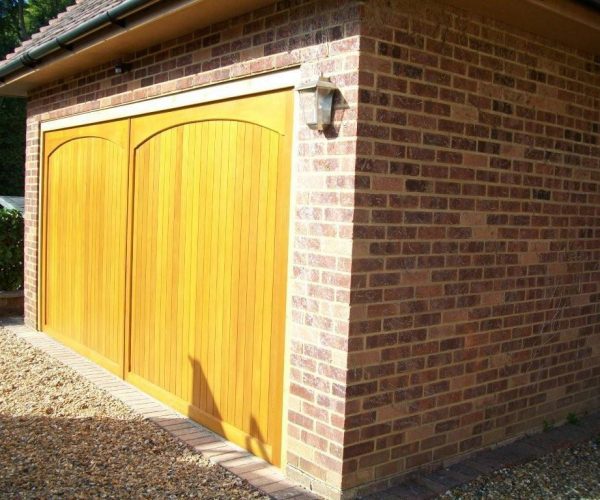 CARDALE TIMBER DOOR, LEATHERHEAD, SURREY 3
