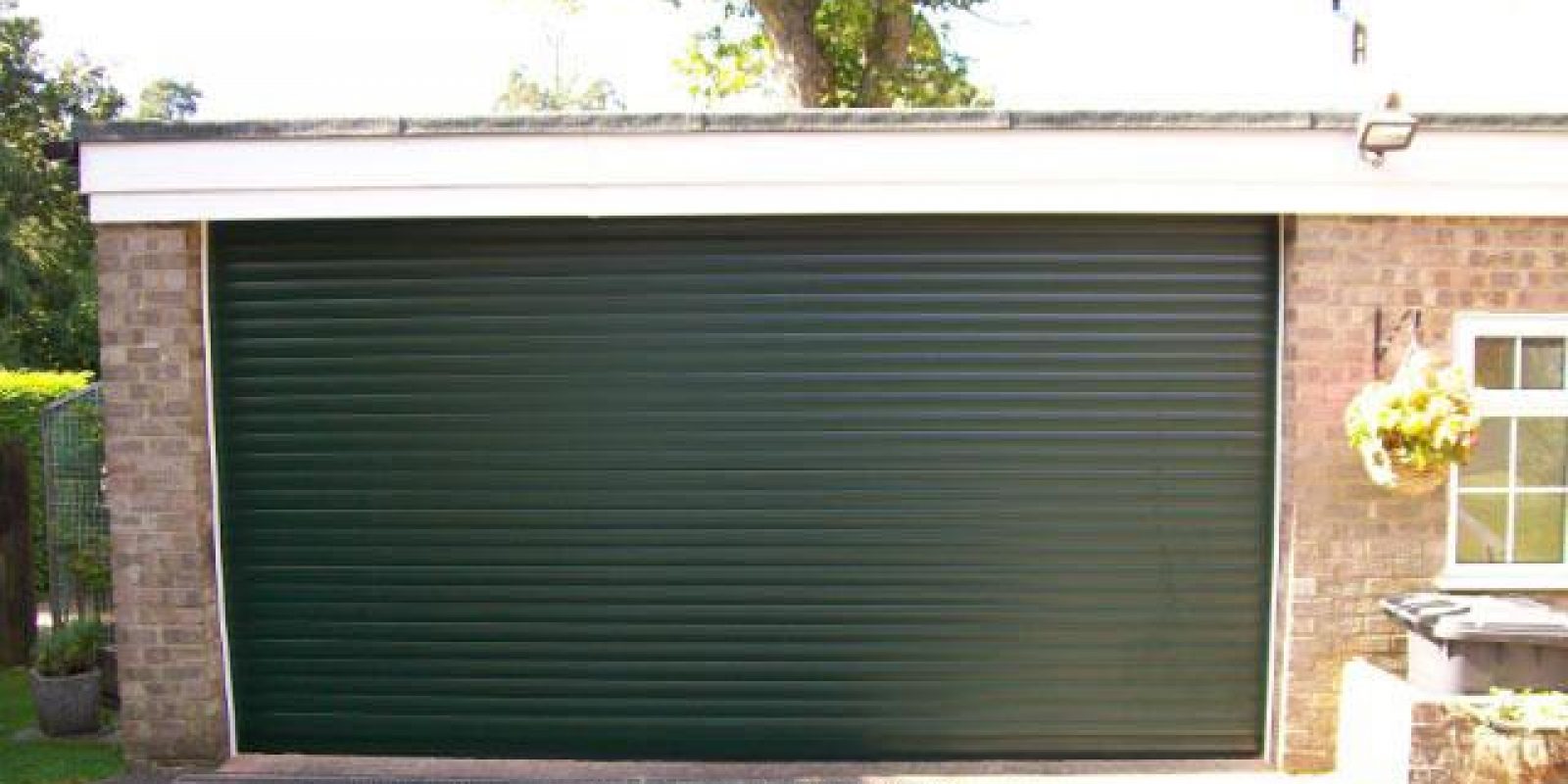 SECEUROGLIDE ROLLER DOOR, PETERSFIELD, HAMPSHIRE 2