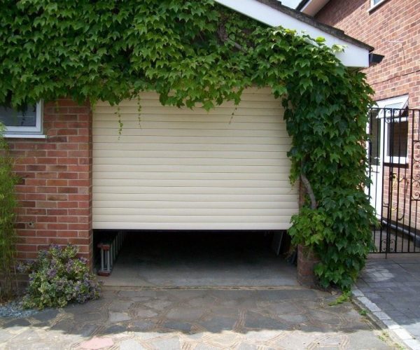 THERMAGLIDE ROLLER DOOR, OTTERSHAW, SURREY 3
