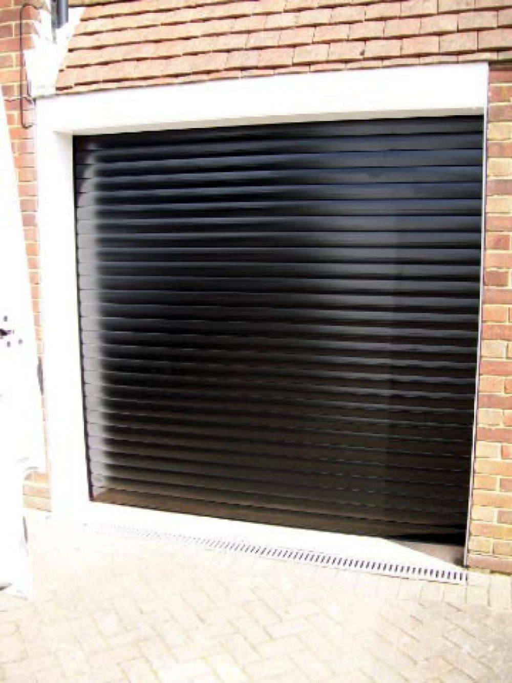 SECEUROGLIDE ROLLER DOOR 1