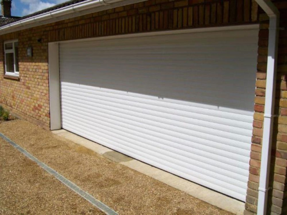 ROLLER SHUTTER DOOR, FETCHAM LEATHERHEAD 1