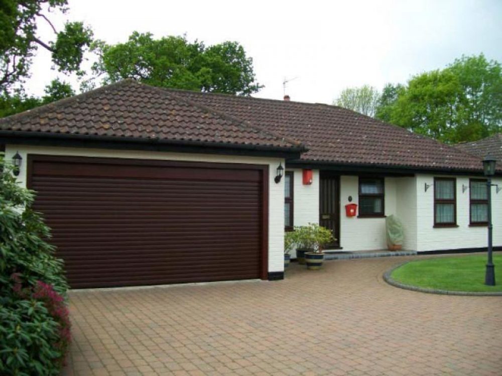 THERMAGLIDE ROLLER DOOR, EAST HORSLEY, SURREY 1