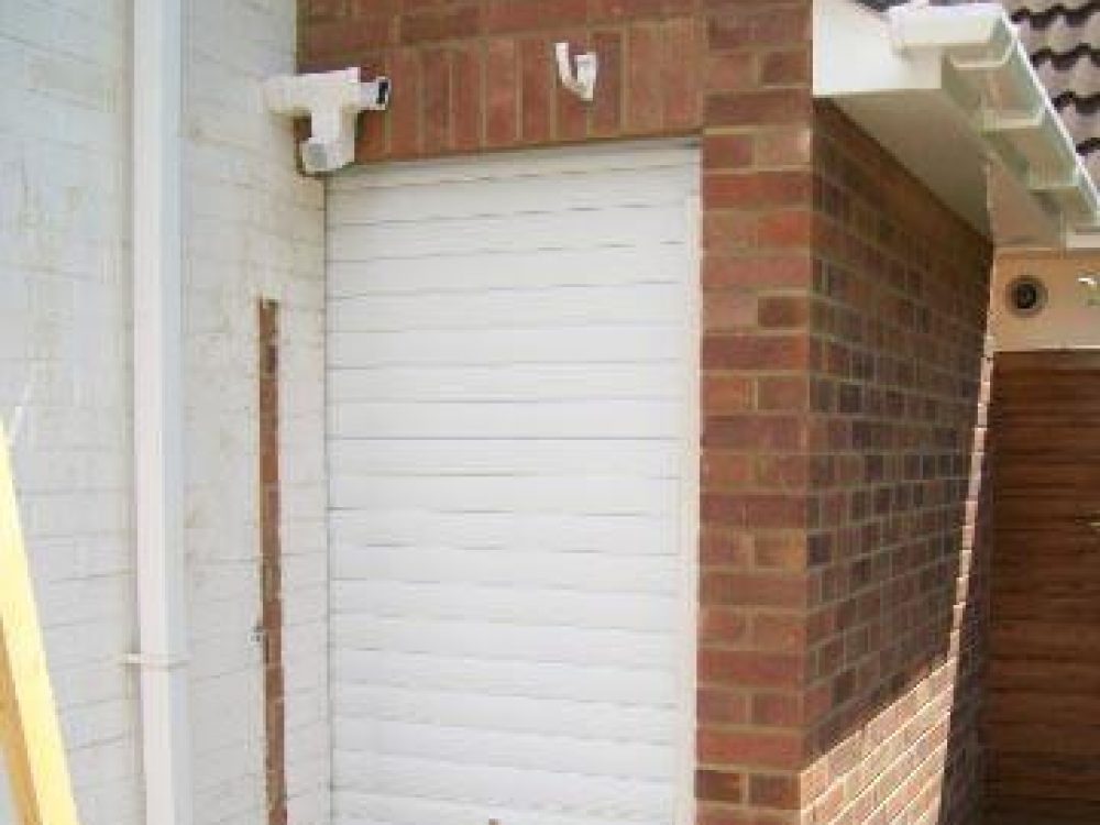 MANUAL ROLLER DOOR, WINDSOR, BERKSHIRE 3