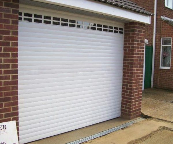 Cardale Thermaglide Roller Garage Door, fitted in Aldershot, Surrey 4