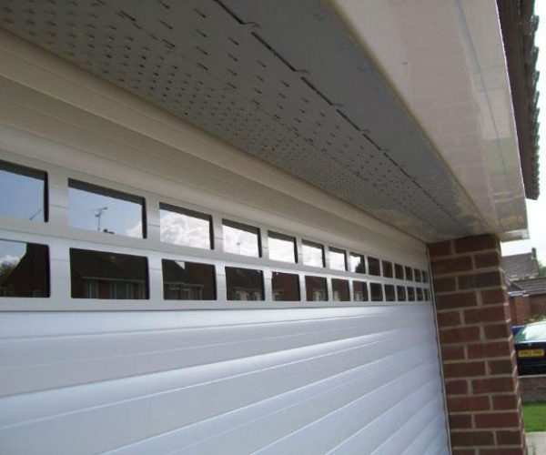 Cardale Thermaglide Roller Garage Door, fitted in Aldershot, Surrey 5