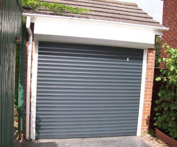 Cardale Thermaglide Roller Garage Door fitted in Fleet, Hampshire 4