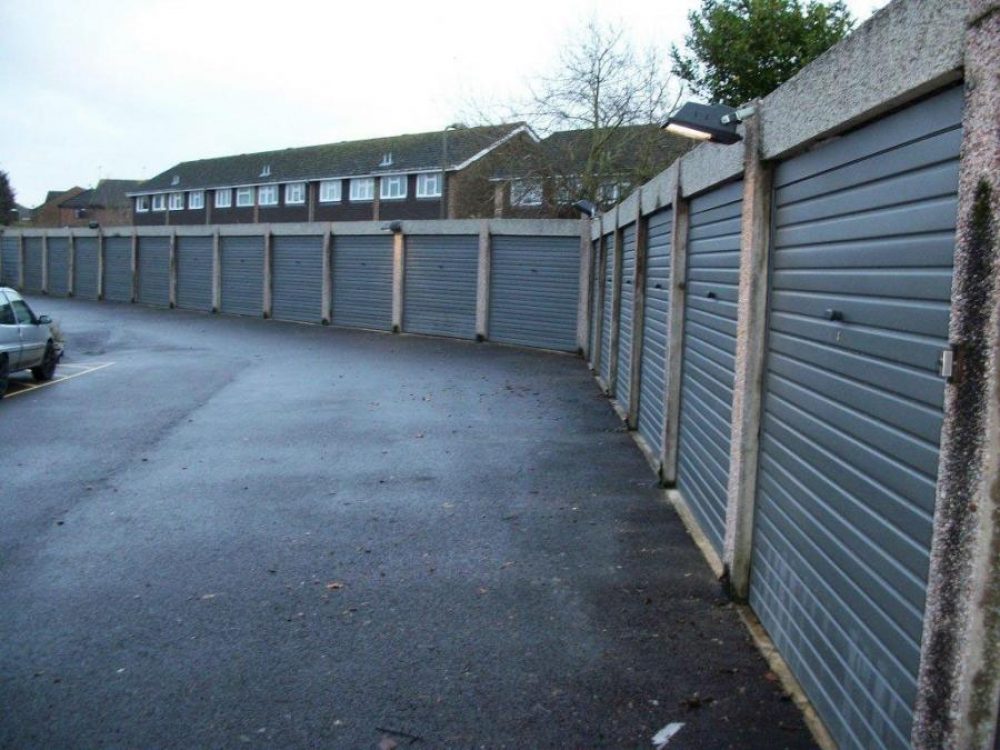 HENDERSON MERLIN STEEL DOORS, FARNHAM, SURREY 1