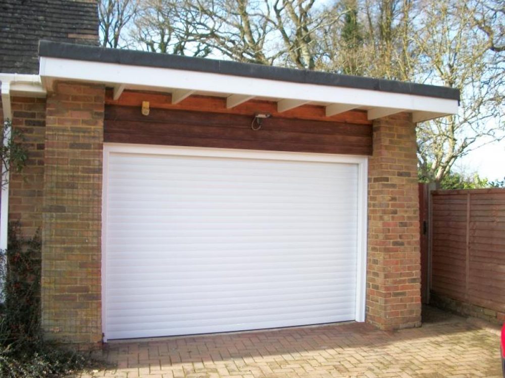 Cardale Thermaglide Roller Garage Door, fitted in Ashtead, Surrey 1