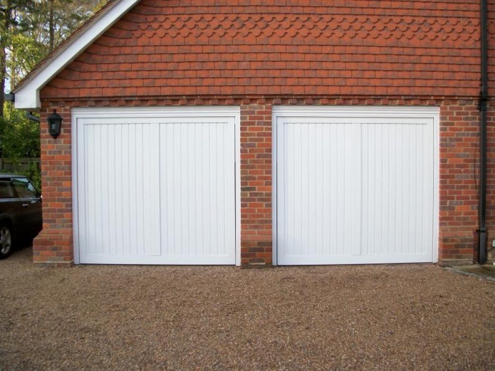 CARDALE STEEL BERKELEY VERTICAL DOORS, SUNNINGDALE 1