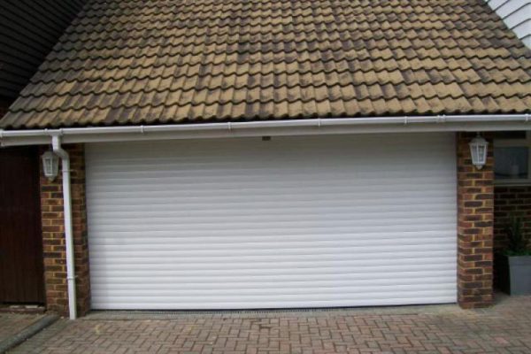 ROLLER DOOR IN WHITE, YATELEY, HAMPSHIRE