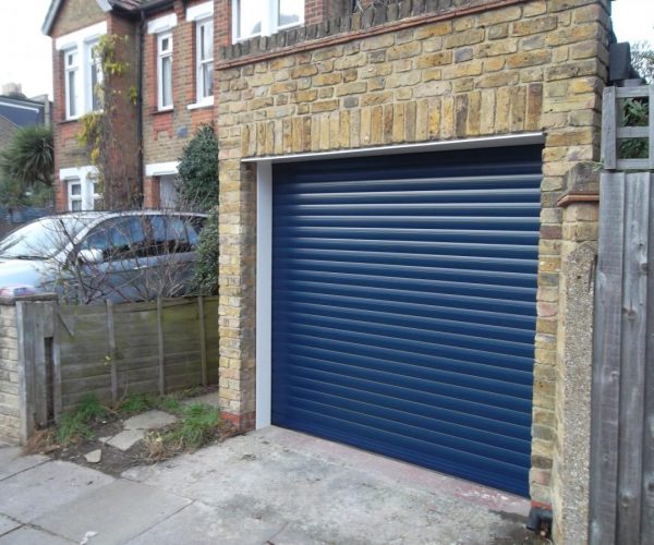 Seceuroglide Roller Garage Door, fitted in Godalming, Surrey 5