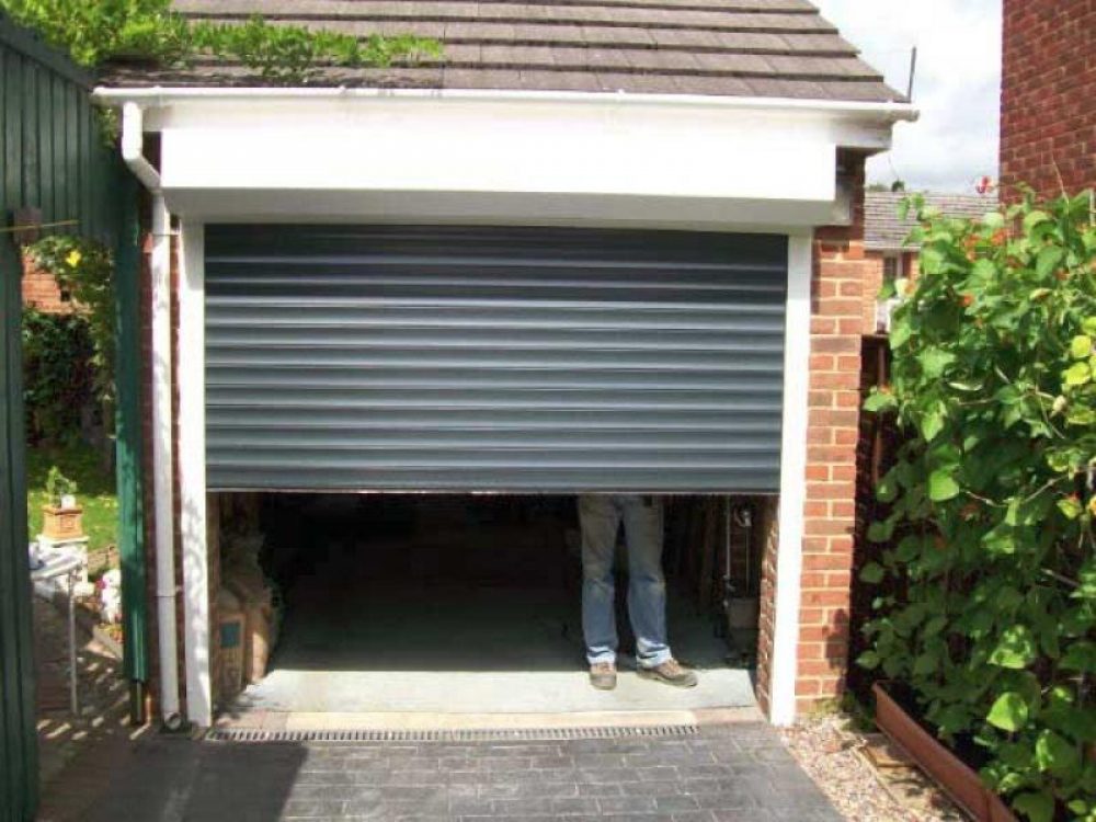 Cardale Thermaglide Roller Garage Door fitted in Fleet, Hampshire 1