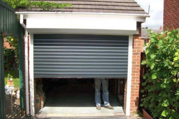 Cardale Thermaglide Roller Garage Door fitted in Fleet, Hampshire