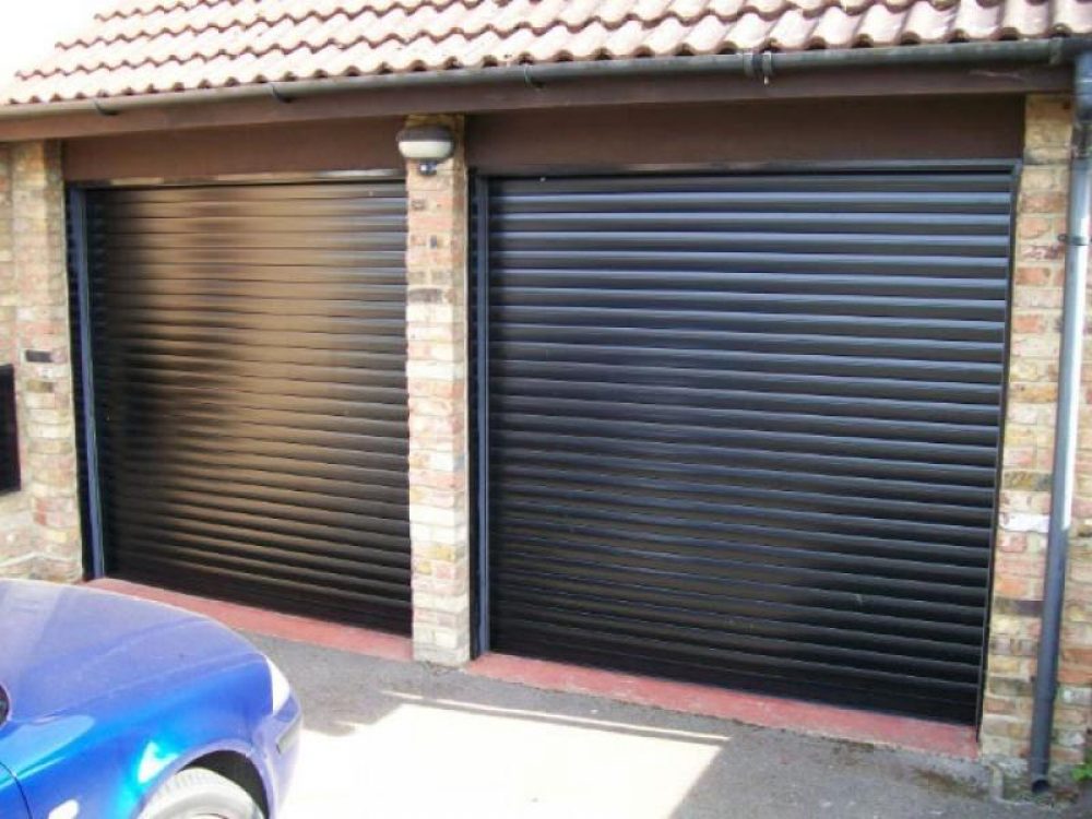 ROLLER SECEUROGLIDE GARAGE DOOR 1