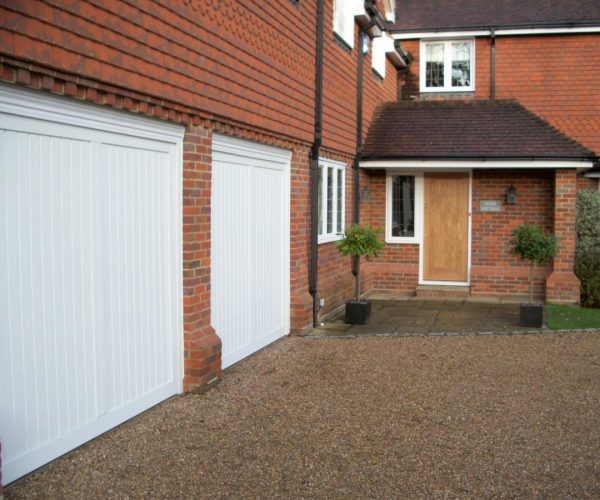 CARDALE STEEL BERKELEY VERTICAL DOORS, SUNNINGDALE 3
