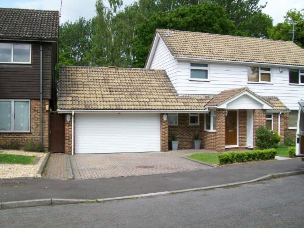ROLLER DOOR IN WHITE, YATELEY, HAMPSHIRE 2
