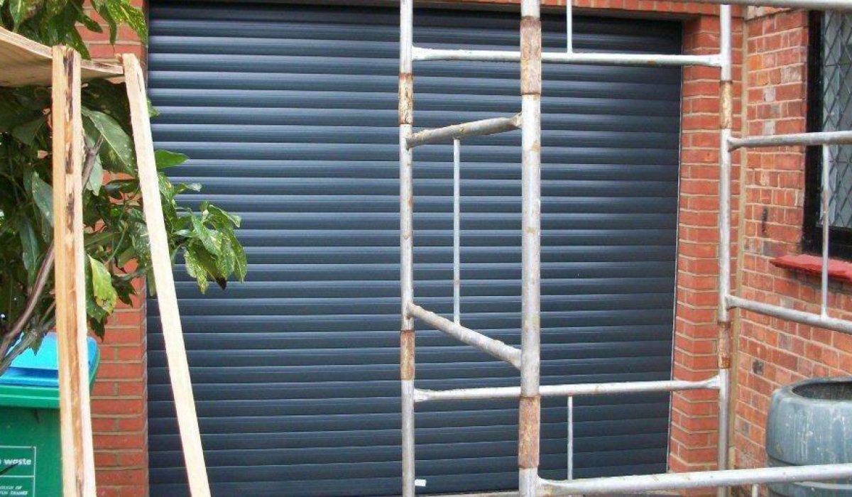 building a garage cost