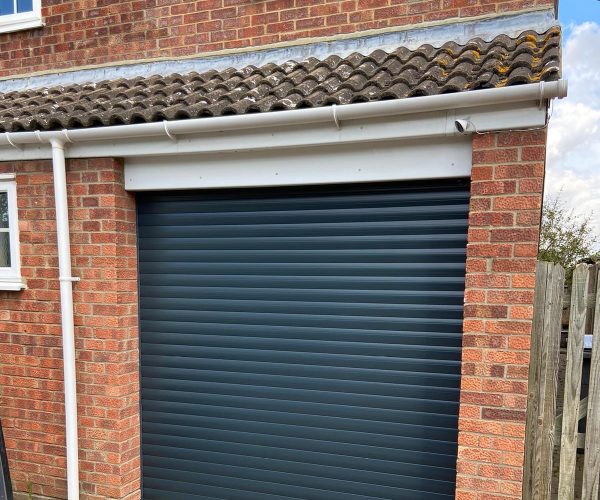 Anthracite Grey Alluguard Roller 3