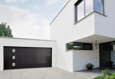 Sliding garage door