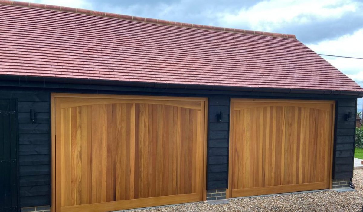 How long should a garage door last?