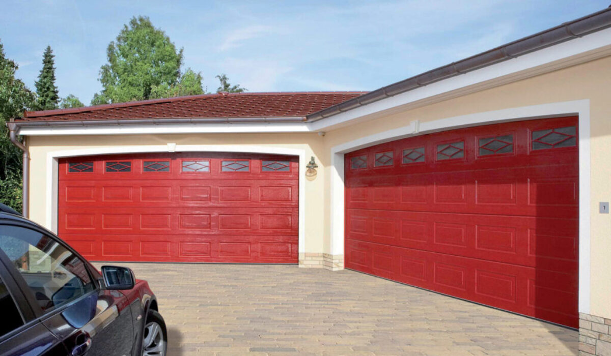 Teckentrup CarTeck Sectional Georgian Red With Rhombus Mullion Windows