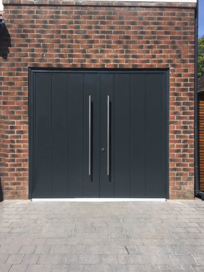 Side-Hinged Centre Ribbed Vertical