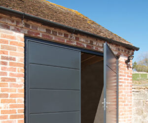 Side-Hinged Solid Horizontal