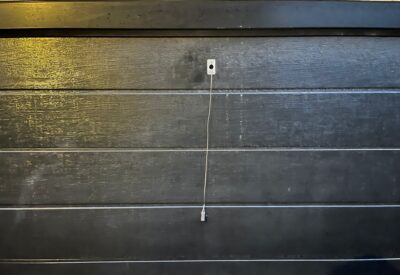 Black garage door - Doormatic